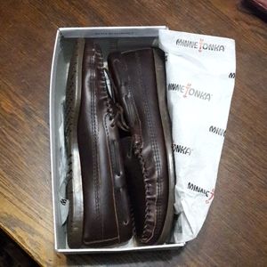 Minnetonka Moccasins Double Bottom Hardsole Lariat
